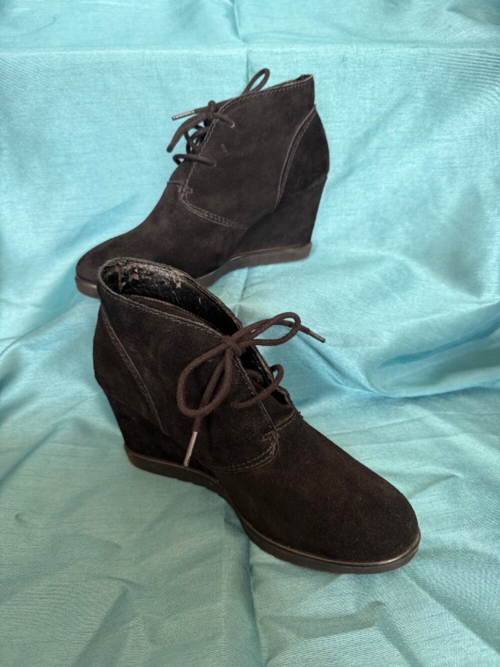 Women's Sonoma Lifestyle Suede wedge lace ankle booties Size 9
